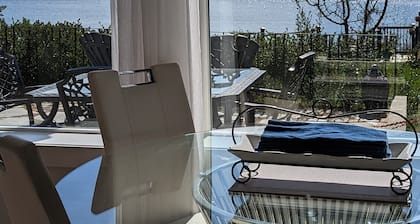 Location! Location! Waterfront! Amazing views! 2 Bedroom comfort.