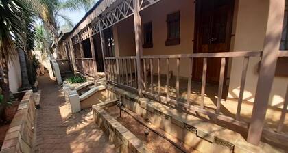 Karl Heyne Guesthouse Double Room