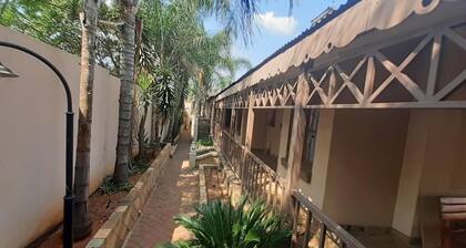 Karl Heyne Guesthouse - Spacious Double Room