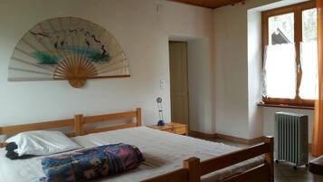 Nhà, 2 phòng ngủ, sân hiên | 2 phòng ngủ, bàn ủi/dụng cụ ủi quần áo, bộ trải giường
