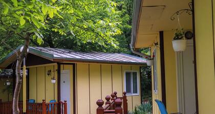 Pretty Bungalow for 2 or 3 Persons in a Lovely Area of Kamena Village