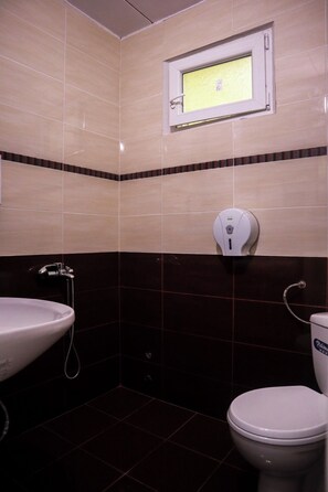 Bungalow, 1 Bedroom, Smoking, Balcony | Bathroom