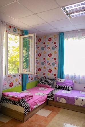 Bungalow, 1 Bedroom, Smoking, Balcony | Living area