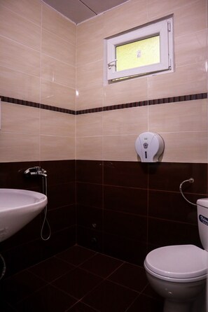 Bungalow, 1 phòng ngủ, hút thuốc, ban công | Phòng tắm