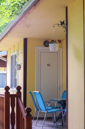 Bungalow, 1 slaapkamer, roken, balkon | Buiten dineren