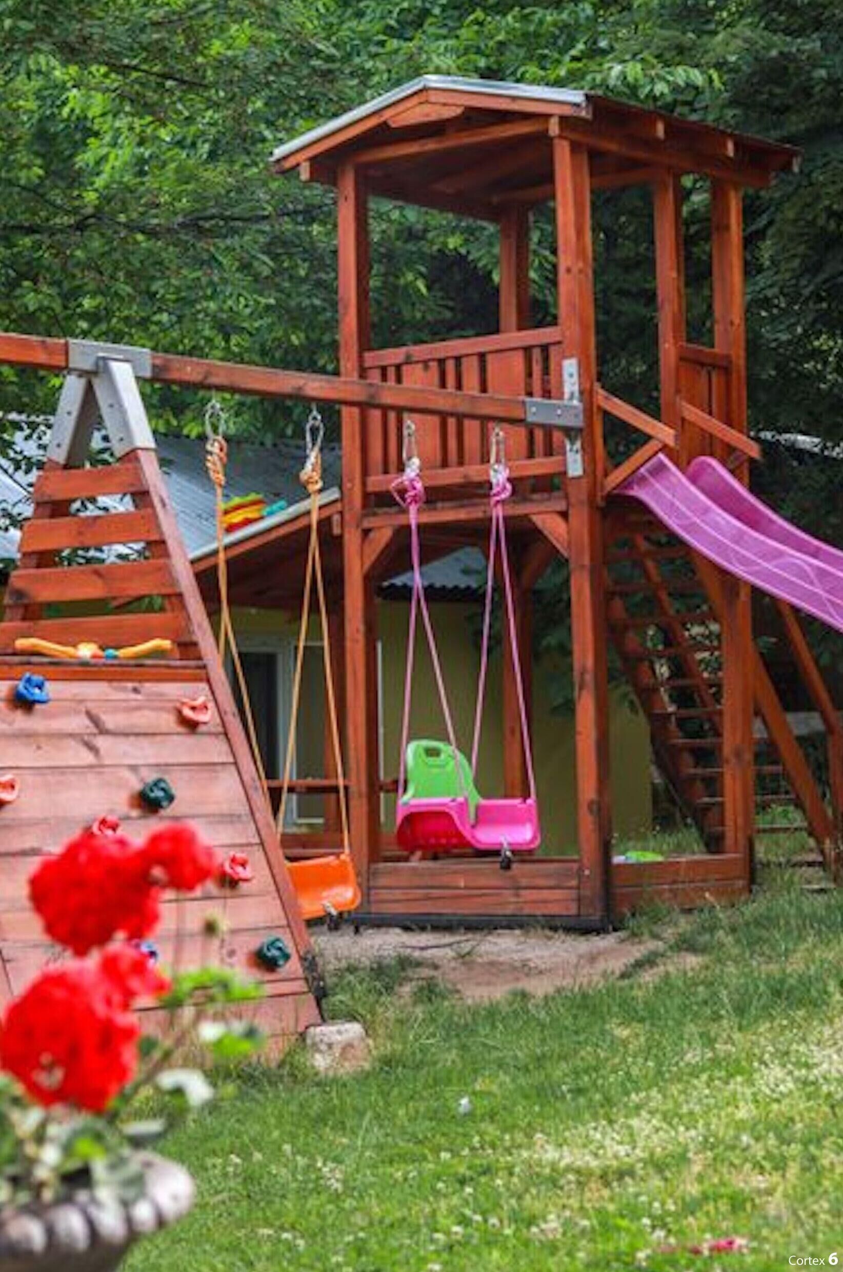 Bungalow, 1 Bedroom, Smoking, Balcony | Children's area