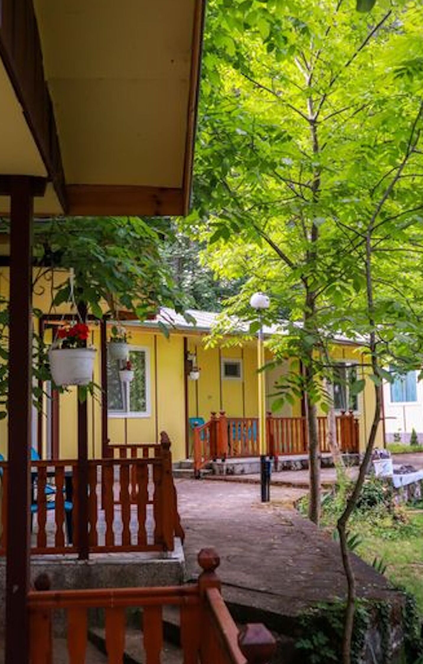 Bungalow, 1 Bedroom, Smoking, Balcony | Garden