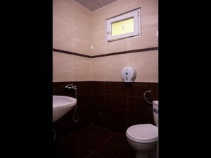 Bungalow, 1 habitación, para fumadores, balcón | Baño