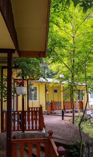 Bungalow, 1 makuuhuone, tupakointi sallittu, parveke | Ulkopuoli