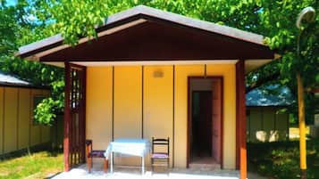 Bungalow, 1 habitación, para fumadores, balcón | Vista desde la propiedad