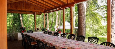 Bungalow, 1 Bedroom, Smoking, Balcony | Living area