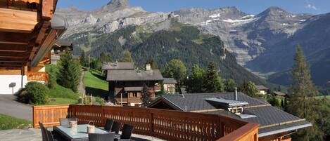 Chalet, 4 Bedrooms, Smoking, Balcony | Outdoor dining