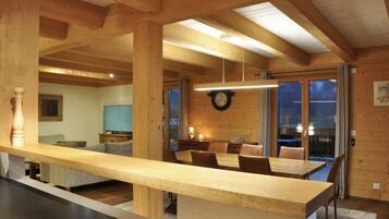 Chalet, 4 Bedrooms, Smoking, Balcony | Interior