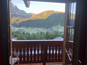 Chalet, 4 Bedrooms, Smoking, Balcony | 4 bedrooms, travel crib - Chalet Edelweiss Stunning Glacier View (Ormont-Dessus)