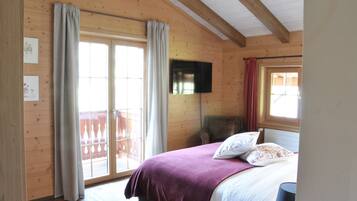 Chalet, 4 Bedrooms, Smoking, Balcony | 4 bedrooms, travel crib