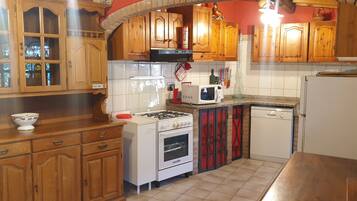 Villa, 5 Schlafzimmer, eigener Pool, Gartenblick | Innenbereich