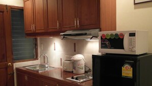 公寓客房, 1 間臥室 | 私人廚房 | 微波爐、電熱水壺、餐桌