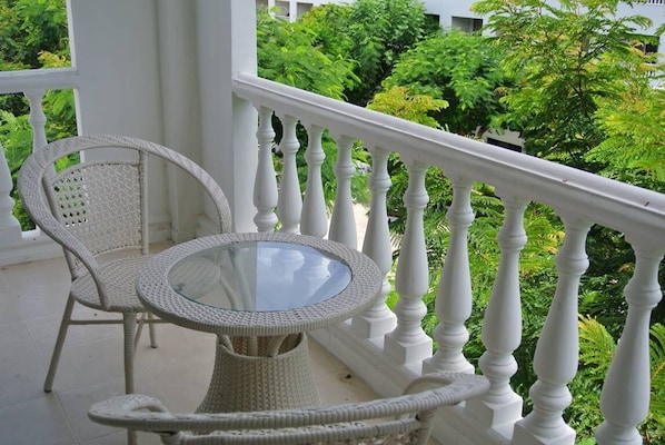 Condo, 1 Bedroom | Property grounds