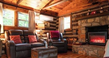 Cozy Cabin w/Hot-Tub In The Beautiful Mountains of North Carolina,
Pet Friendly!