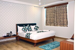 Deluxe Room | Iron/ironing board, free WiFi - Hotel Royal Wings (Vadodara)