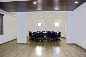 Meeting facility - Hotel Royal Wings (Vadodara)