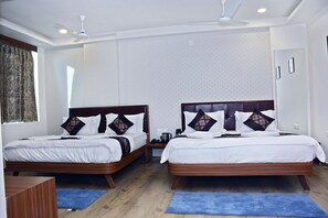 Iron/ironing board, free WiFi