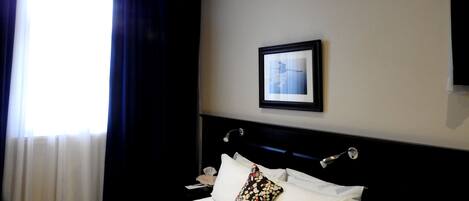 Standard Double Room | Desk, laptop workspace, blackout drapes, free WiFi