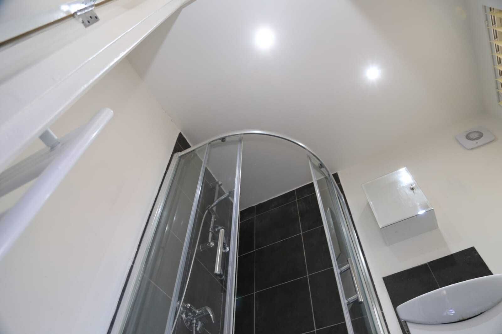 Ferienhaus | Badezimmer | Dusche, Handtücher