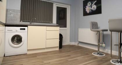 Budget 4-bed House in Woolwich