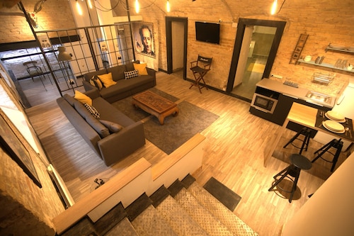 300 meters from the river Danube, NOT FOR FAMILIES!