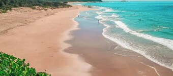 Oceanview Beachhouse- Panoramic views and pool