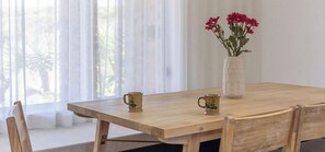 Dining - Oceanview Beachhouse- Panoramic views and pool (Caves Beach)
