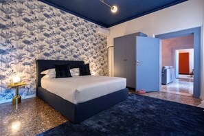 3 bedrooms, iron/ironing board, WiFi, bed sheets - Three Bedroom apartment just off The Arsenal with a large living area (Venezia)