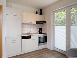Kühlschrank, Mikrowelle, Ofen, Geschirrspüler