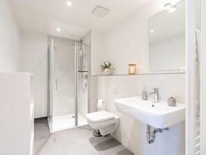 Unclassified image, 4 of 27, button