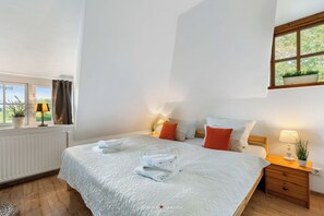 3 bedrooms, free WiFi, bed sheets