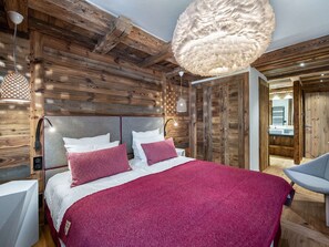 4 bedrooms, free WiFi, bed sheets