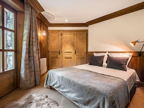 5 chambres, accès au Wi-Fi (inclus), literie fournie