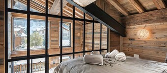 Luxury Chalet with Pool, Spa & Close to Slopes