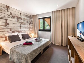 3 quartos, Wi-Fi de cortesia, roupa de cama
