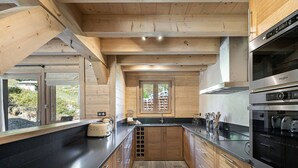 Unclassified image, 2 of 15, button - Spacious chalet near slopes with sauna and WiFi, pets allowed (Val-d'Isère)