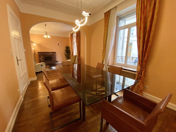 Townhome | Dining room