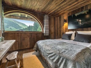 4 bedrooms, free WiFi, bed sheets