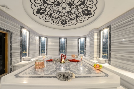 Couples treatment rooms, Turkish bath, body treatments, aromatherapy