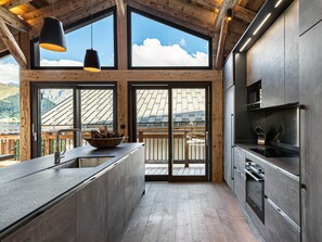 Frigorifero, microonde, forno, lavastoviglie