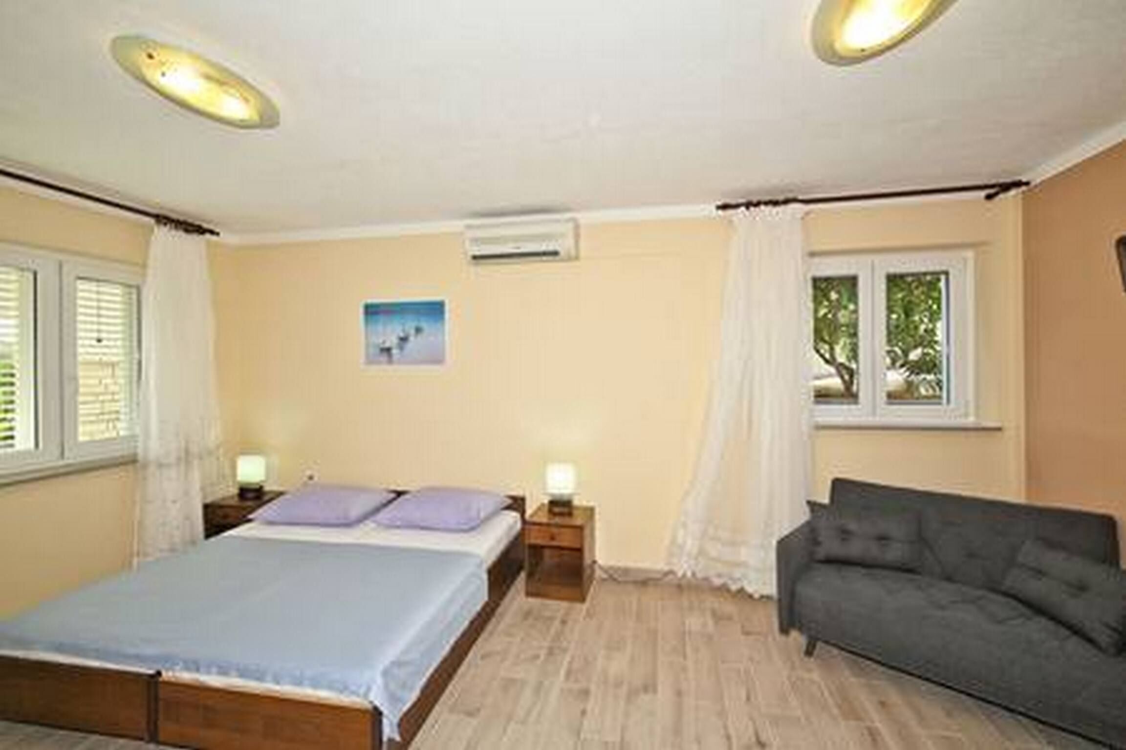 Studio (2) | Coin séjour | Télévision LCD