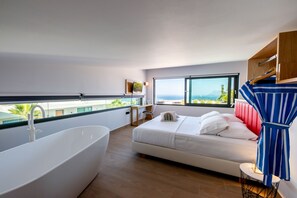 6 bedrooms, in-room safe, desk, iron/ironing board - Brand new Villa Lydia, indoor heated pool, sea view, ideal for big groups (Kissamos)