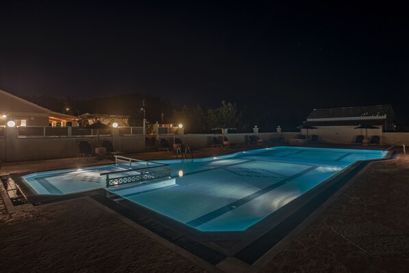 Piscine extérieure