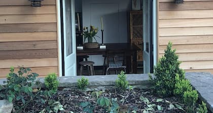 Perfect Cottage Hideaway in the Divine Pewsey Vale
