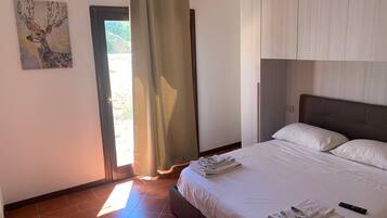 1 Schlafzimmer, Bügeleisen/Bügelbrett, Reisekinderbett, kostenloses WLAN